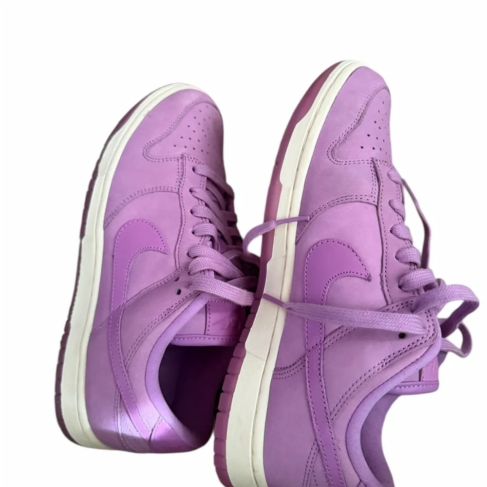 Nike Women’s Lavender Low-Top Sneakers - Picture 4 of 6